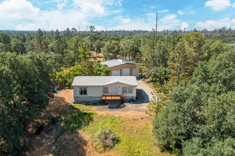 12401 Manzanoaks Dr, Redding, CA 96002