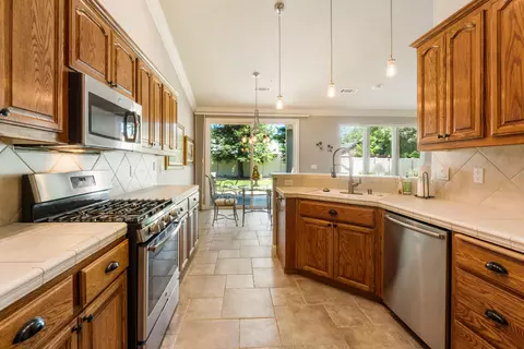 525 El Mango Dr, Redding, CA 96003 photo 7