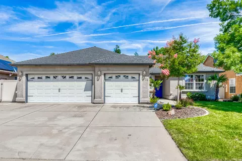 525 El Mango Dr, Redding, CA 96003