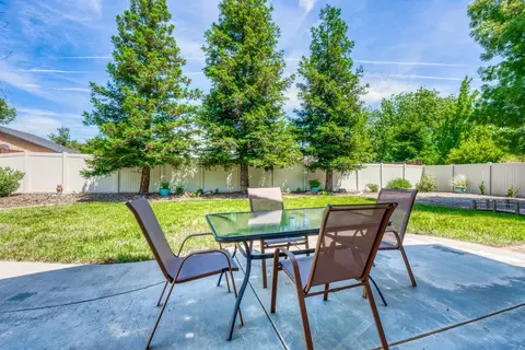 525 El Mango Dr, Redding, CA 96003 photo 24