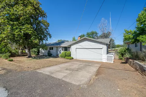 2192 Victor Ave, Redding, CA 96002