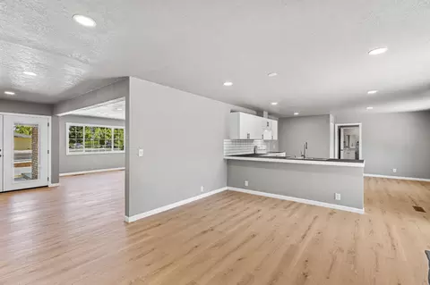 3710 Bechelli Ln, Redding, CA 96002 photo 5