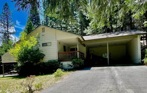740 Oregon St, Weed, CA 96094