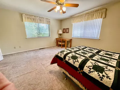 740 Oregon St, Weed, CA 96094 photo 12