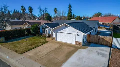 1750 Sterling Dr, Redding, CA 96003 photo 1