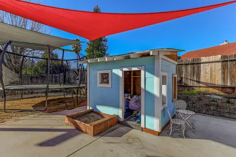 1750 Sterling Dr, Redding, CA 96003 photo 35