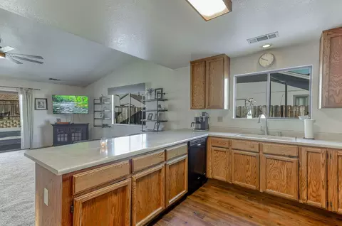 1750 Sterling Dr, Redding, CA 96003 photo 12