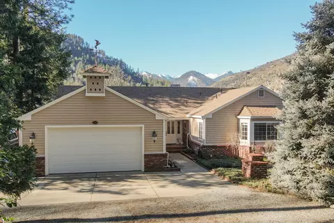 134 Chimariko Rd, Junction City, CA 96048
