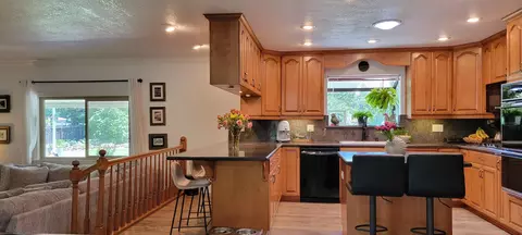 4759 Alta Camino Dr, Redding, CA 96002 photo 11