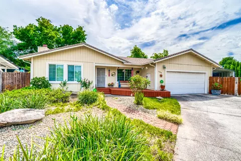 1888 Forest Glen Ct, Redding, CA 96002 photo 2
