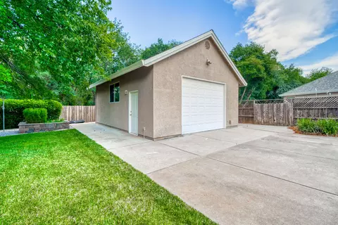 4012 Calliope Ct, Redding, CA 96002 photo 2