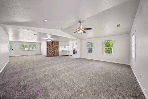 19347 Lake California Dr, Cottonwood, CA 96022
