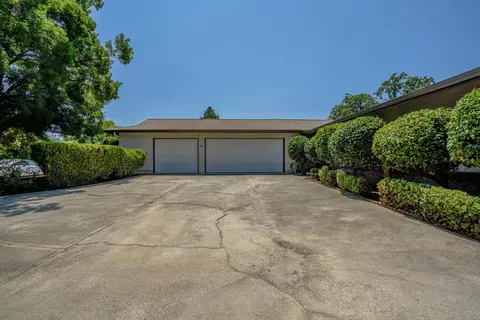 1888 Cameo Ct, Redding, CA 96002 photo 4