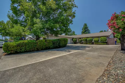 1888 Cameo Ct, Redding, CA 96002 photo 5