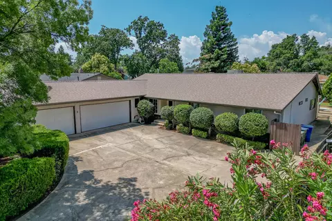 1888 Cameo Ct, Redding, CA 96002 photo 2