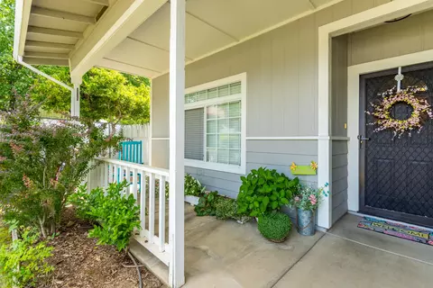 739 Covey Ct, Redding, CA 96003 photo 3
