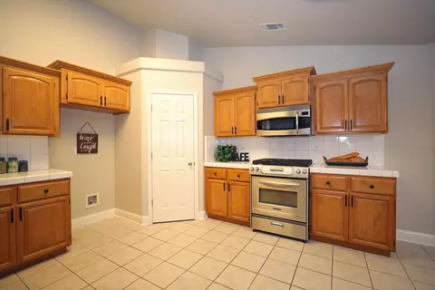 4908 Elk Creek Dr, Redding, CA 96002 photo 4
