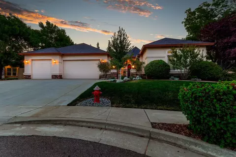 3695 Laver Ct, Redding, CA 96002