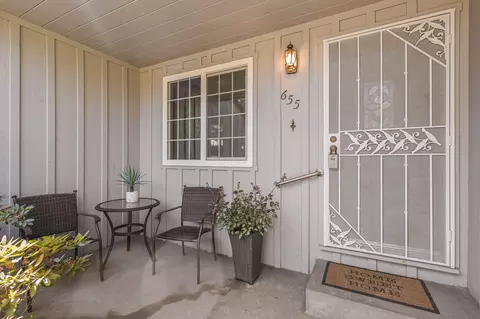 655 Lincoln St, Redding, CA 96001 photo 3