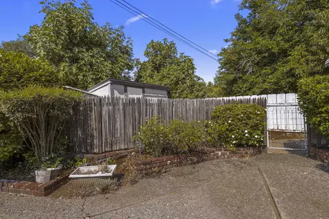 655 Lincoln St, Redding, CA 96001 photo 40