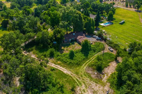 21910 Tranquil Ln, Anderson, CA 96007