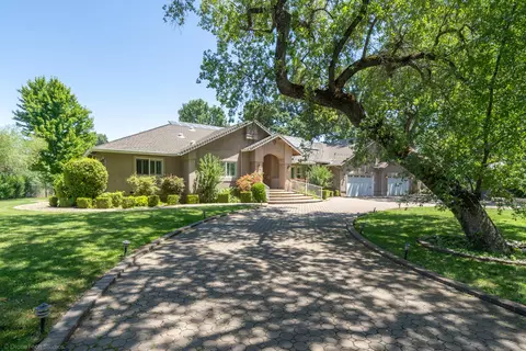 21956 Whispering Water Ln, Anderson, CA 96007
