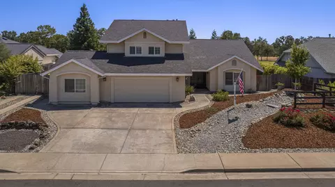 2148 Hope Ln, Redding, CA 96003