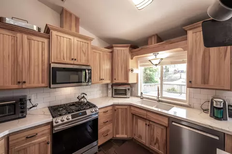 12265 Randolph Rd, Redding, CA 96003 photo 8
