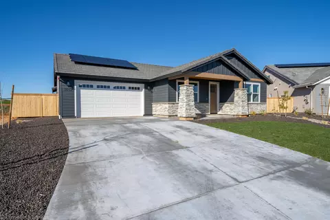 3052 Spencer Trl, Redding, CA 96002