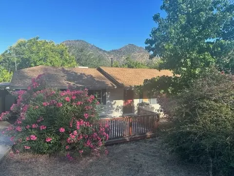 14814 Marin Dr, Redding, CA 96003