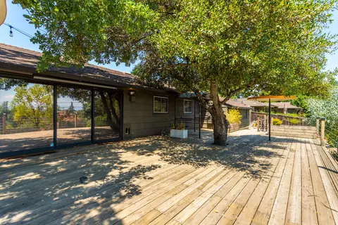 1015 Redbud Dr, Redding, CA 96001 photo 23