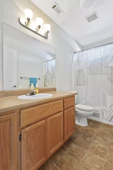 1305 Hermitage Ct, Redding, CA 96002 photo 20