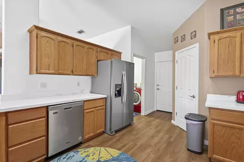1305 Hermitage Ct, Redding, CA 96002 photo 12