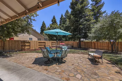1305 Hermitage Ct, Redding, CA 96002 photo 29