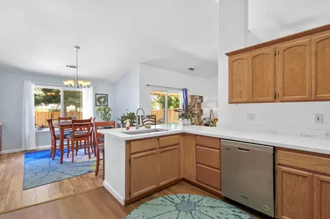 1305 Hermitage Ct, Redding, CA 96002 photo 11