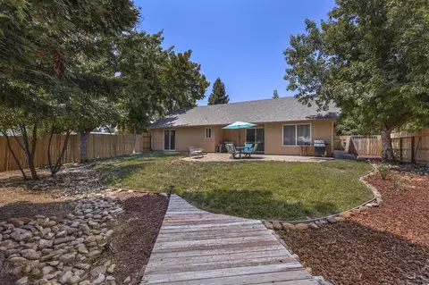 1305 Hermitage Ct, Redding, CA 96002 photo 26