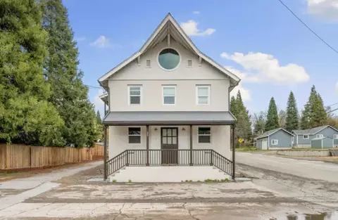 25 Ski Village Dr, Mount Shasta, CA 96067