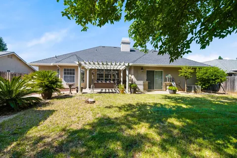 2463 Castlewood Dr, Redding, CA 96002 photo 25