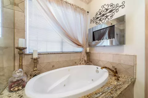 2463 Castlewood Dr, Redding, CA 96002 photo 16
