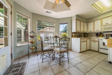 2463 Castlewood Dr, Redding, CA 96002 photo 11