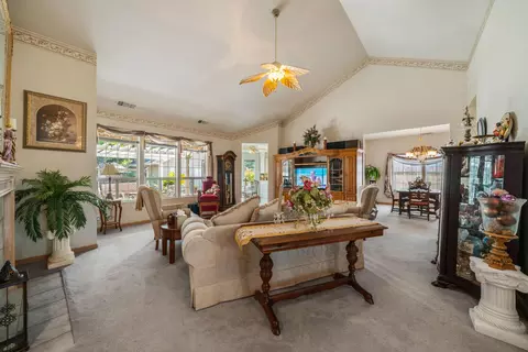 2463 Castlewood Dr, Redding, CA 96002 photo 5
