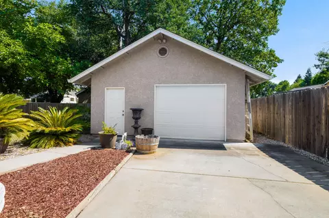 2463 Castlewood Dr, Redding, CA 96002 photo 28