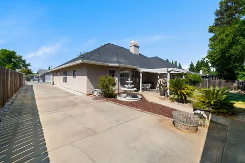2463 Castlewood Dr, Redding, CA 96002 photo 29