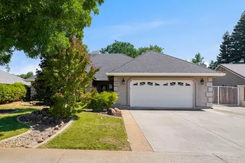 2463 Castlewood Dr, Redding, CA 96002