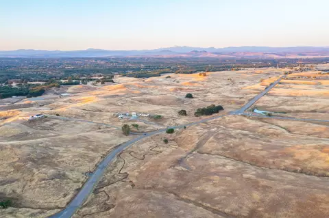 000 Eastridge Dr, Red Bluff, CA 96080 photo 2