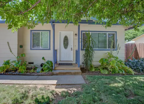 2315 Galaxy Way, Redding, CA 96002 photo 2
