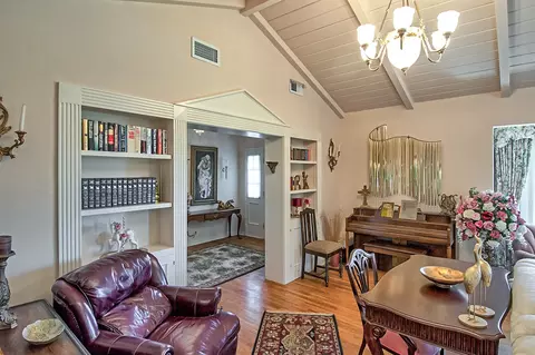 Living - 2000 West St, Redding, CA 96001 photo 1 of 9