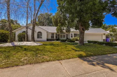 3163 Seedling Dr, Redding, CA 96001