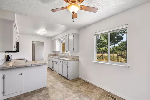21992 Peacock Way, Red Bluff, CA 96080 photo 16