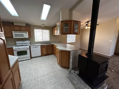 14907 Marin Dr, Redding, CA 96003 photo 3